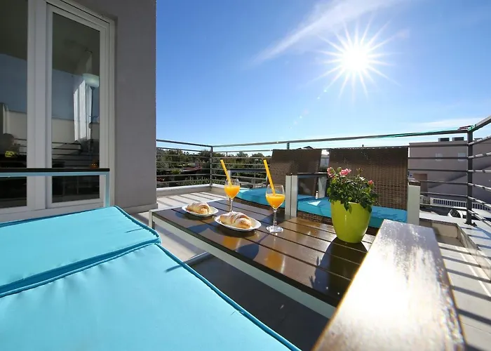 Tonci With Private Heated Pool