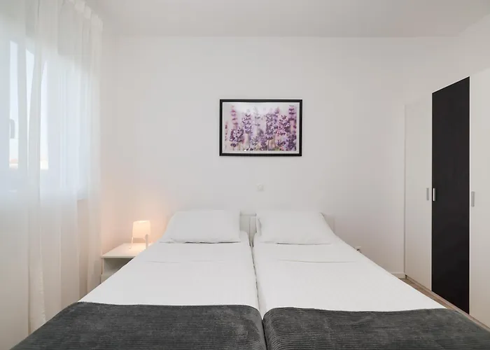 Tonci With Private Heated Pool Vila Zaton (Zadar)