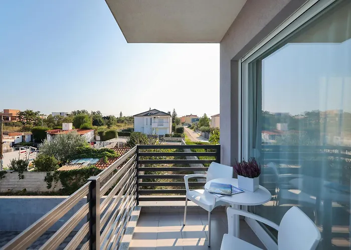 Tonci With Private Heated Pool Zaton (Zadar)