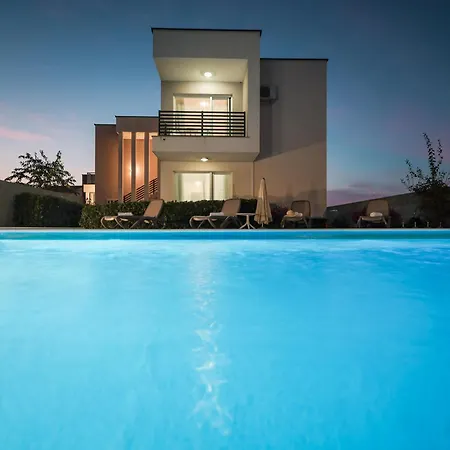 Tonci Villa